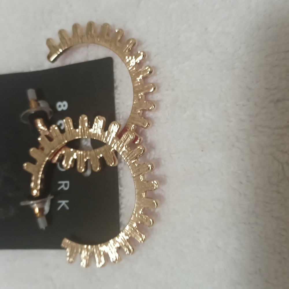 86 YORK Earrings - Picture 2 of 3